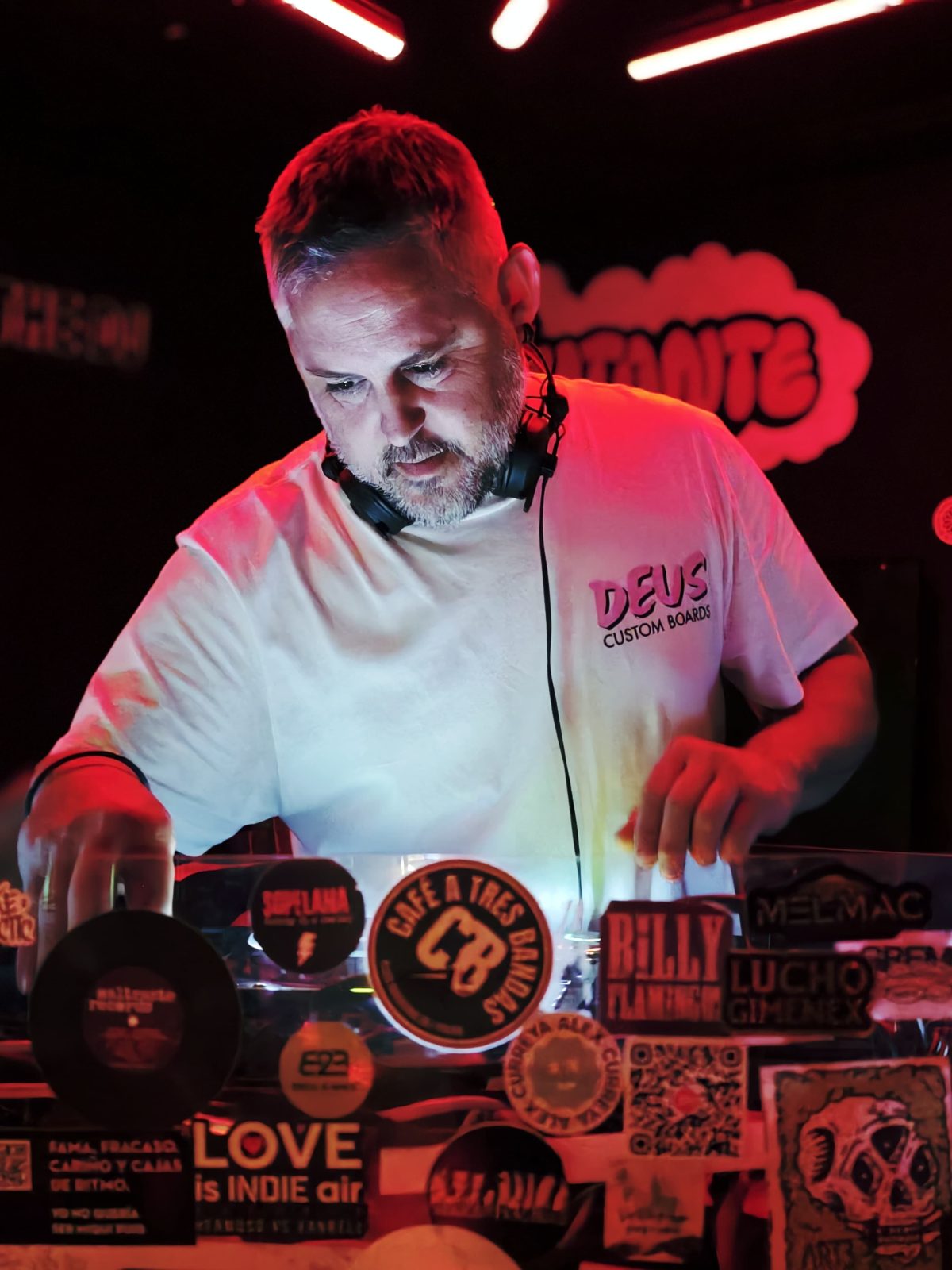 Clandestino DJ